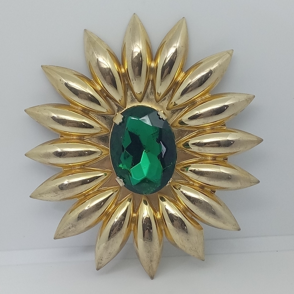 * Huge vintage Victorian emerald green paste stone trombone clasp pin brooch
